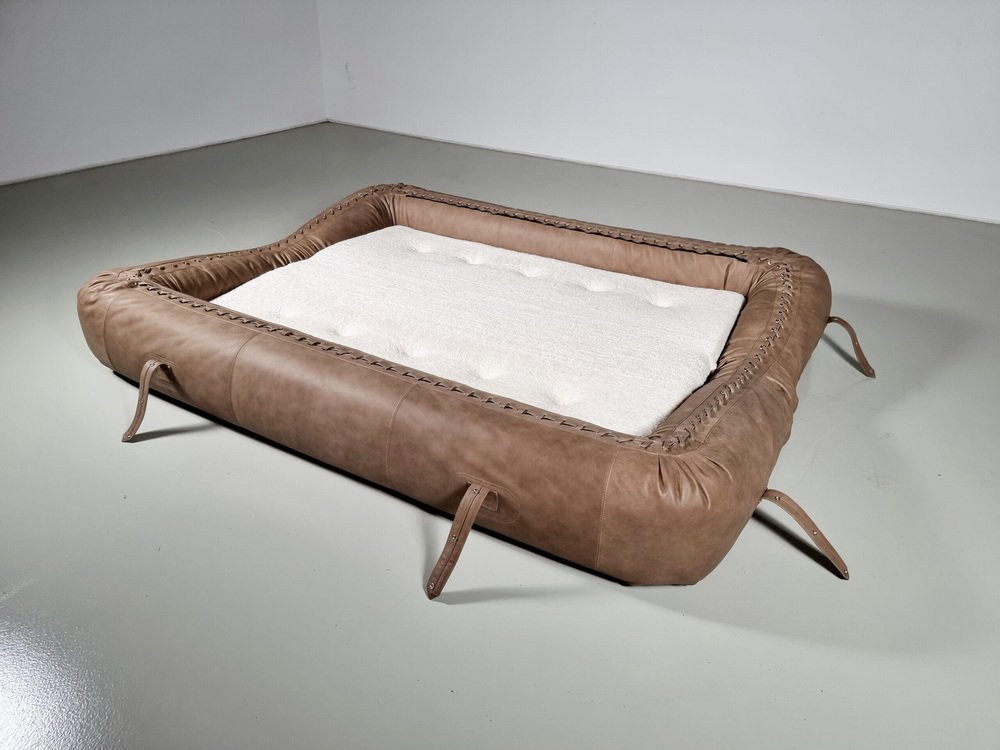 Amphibian Sofa by Alessandro Becchi for Youngsters in Cognac Leather, 1970s - Image 10