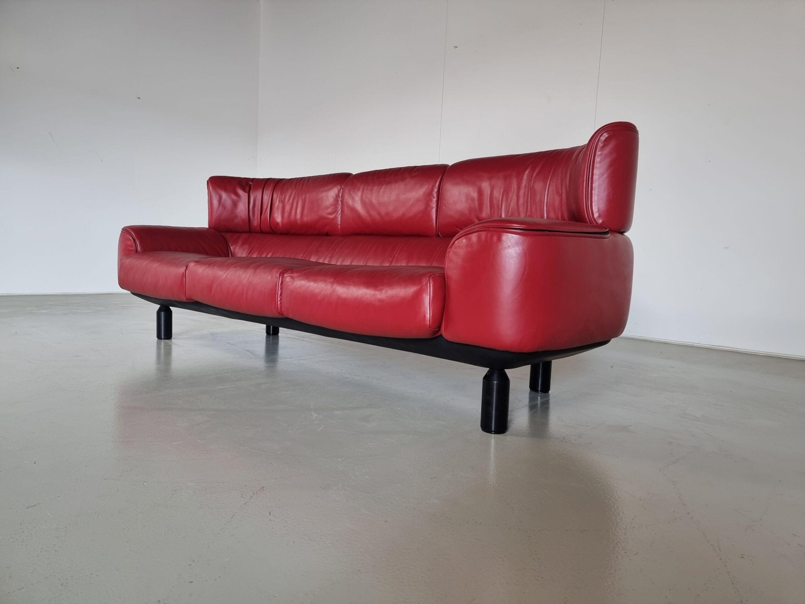 Italian Bull Sofa by Gianfranco Frattini for Cassina, 1980s - Image 2