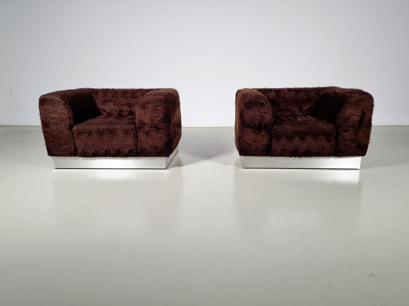 Italian Chrome Plated Lounge Chairs with Faux Fur, 1970, Set of 2 - Image 4